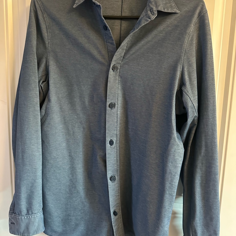 Lululemon Men's Blue Button-Up Shirt Small